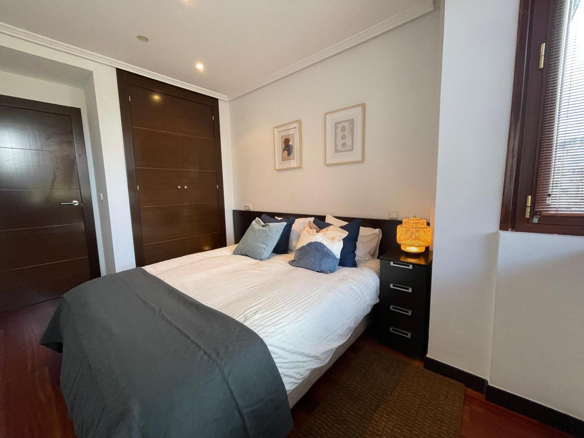 Atuaire Home Vivienda B Luminosa Parking Incluido En Plena Calle Comercial Бургос Екстер'єр фото
